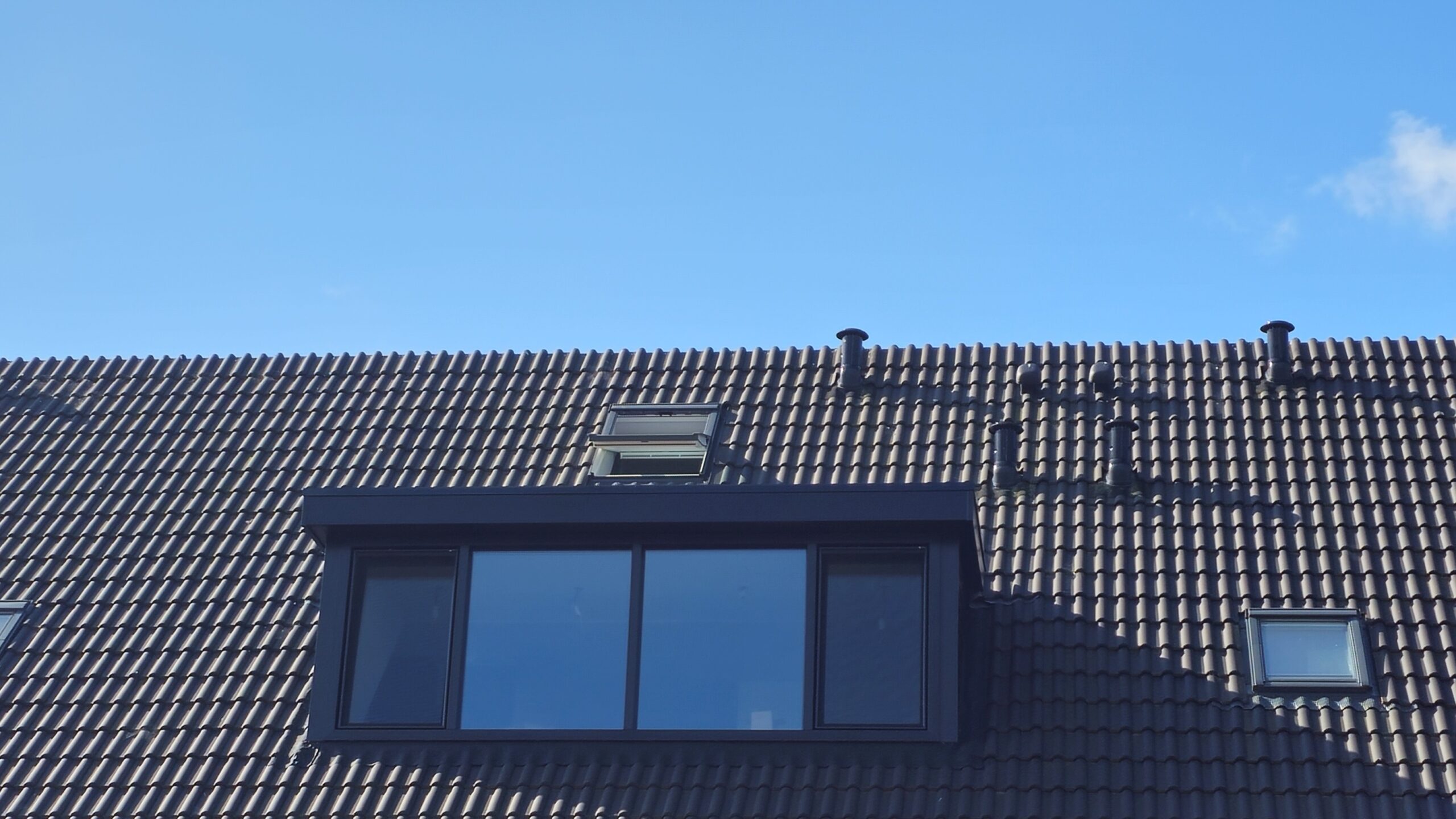 Dakkapel Zwart Ral 9005 Roelofarendsveen